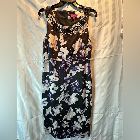 Pretty Floral Beaded Sleeveless Shift Dress - Picture 1 of 6